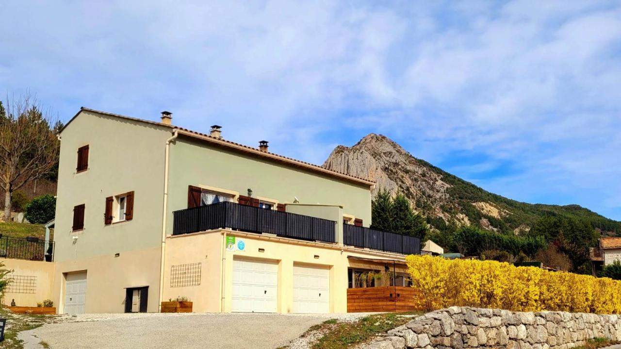Entre Ciel Et Verdon Castellane Bagian luar foto